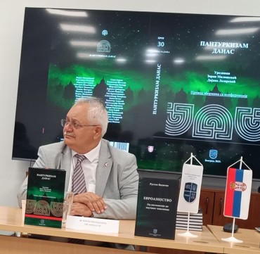 ПРОФЕСОРОТ МИЛОШЕВИЌ ЗА ПАНТУРКИЗМОТ Турција тежнее кон еден народ, една држава, еден водач