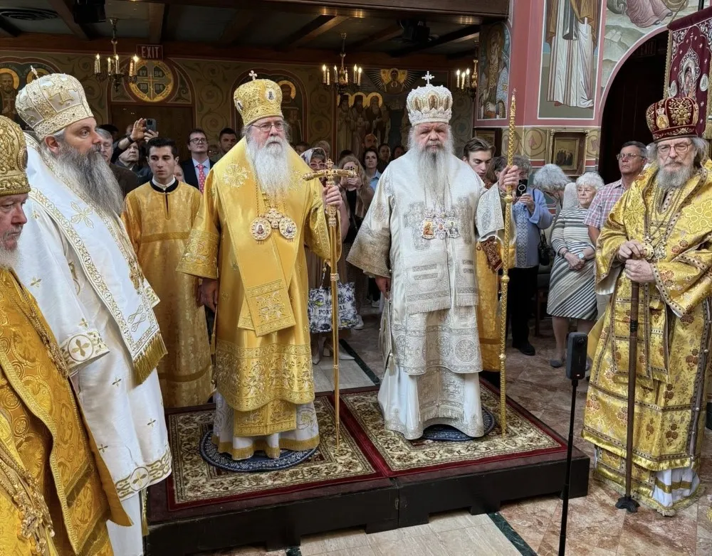 ИСТОРИСКО СОСЛУЖУВАЊЕ Архиепископот Стефан и поглаварот на Православната Црква во Америка заедно во Вашингтон ИСТОРИСКО СОСЛУЖУВАЊЕ Архиепископот Стефан и поглаварот на Православната Црква во Америка заедно во Вашингтон