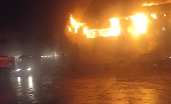 КРИЗА ВО БЕРЛИН 50.000 домови без електрична енергија поради пожар