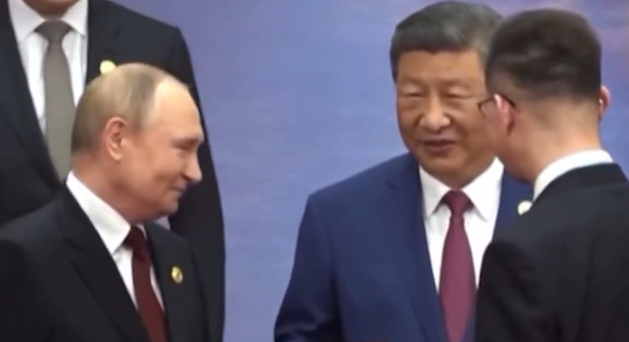 ПУТИН НА САМИТ ВО КИНА – Проширувањето на НАТО е коренот на украинската криза ПУТИН НА САМИТ ВО КИНА – Проширувањето на НАТО е коренот на украинската криза