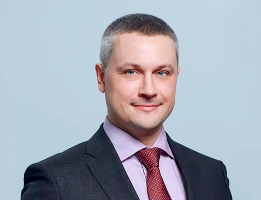 ТРЕТА МИСТЕРИОЗНА СМРТ ЗА ЕДНА НЕДЕЛА Поранешен функционер паднал од прозорец во Москва ТРЕТА МИСТЕРИОЗНА СМРТ ЗА ЕДНА НЕДЕЛА Поранешен функционер паднал од прозорец во Москва