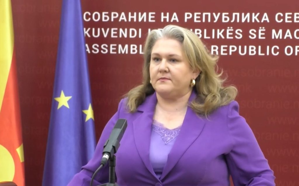 ВЛАСТА НАМЕРНО ПРАВИО ДЕЛОВНИЧКИ ГРЕШКИ СО КОМИСИЈАТА ЗА АНБ – Се плаши и бега од декласификација