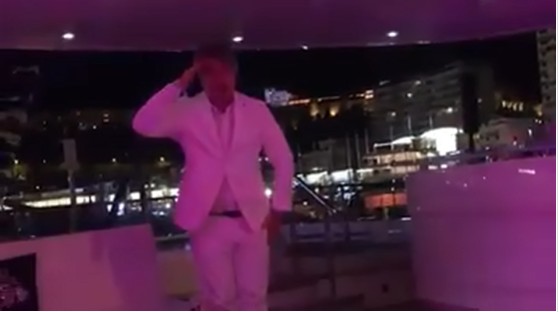 ОД КЕШБЕК ДО КЕШ КАТАСТРОФА – Витанов танцува во луксуз на јахта во Монако, жртвите плачат за парите ОД КЕШБЕК ДО КЕШ КАТАСТРОФА – Витанов танцува во луксуз на јахта во Монако, жртвите плачат за парите