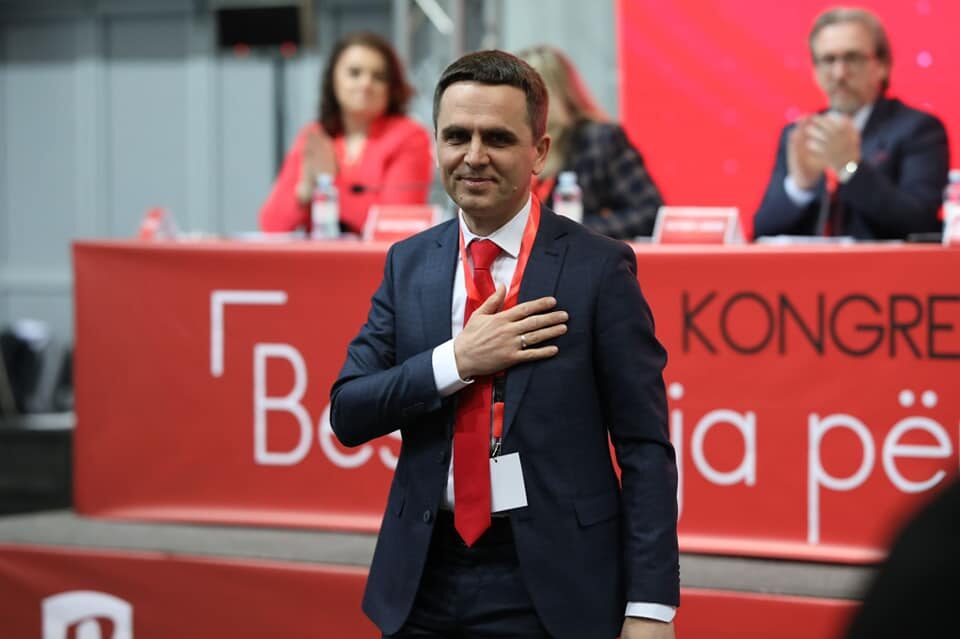 КАСАМИ МУ ЗАБИ НОЖ ВО ГРБ НА МИЦКОСКИ – Ќе го поддржи кандидатот на ДУИ во Кичево, иако победи со гласови од ВМРО-ДПМНЕ