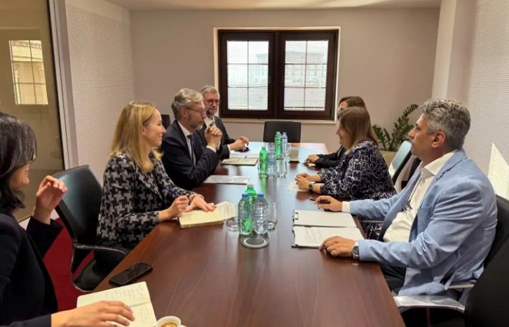 МИНИСТЕРКАТА БОЖИНОВСКА – Соработката со ЕИБ ќе ја зајакне енергетската независност на земјата