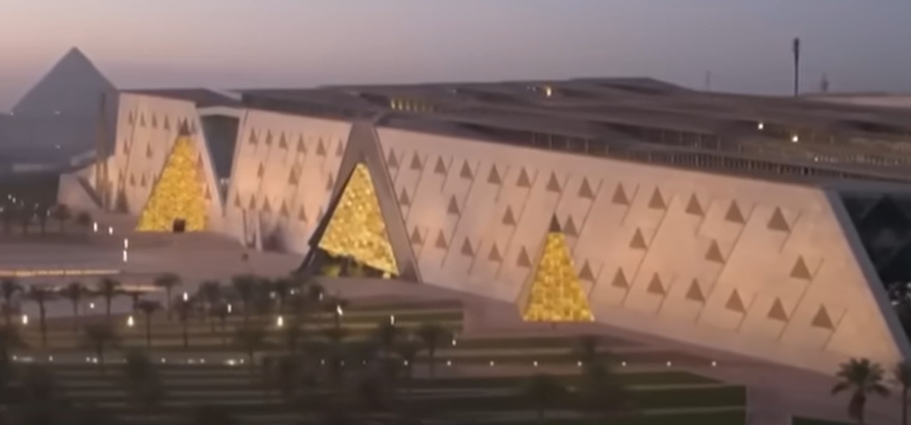 ОТВОРЕН НАЈГОЛЕМИОТ МУЗЕЈ ПОСВЕТЕН НА ДРЕВЕН ЕГИПЕТ Изградбата чинела една милијарда долари