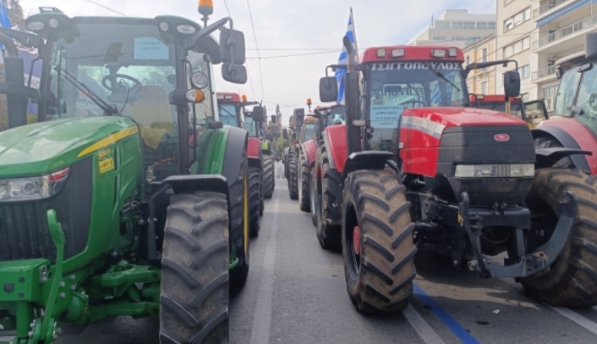 ГП БОГОРОДИЦА (ЕВЗОНИ) – Сообраќајот вечерва повторно нормализиран по протестите на грчките земјоделци ГП БОГОРОДИЦА (ЕВЗОНИ) – Сообраќајот вечерва повторно нормализиран по протестите на грчките земјоделци
