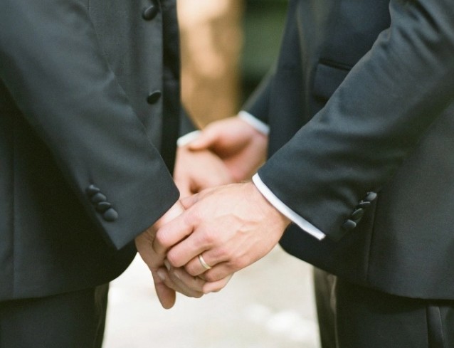 ЕУ: ИСТОПОЛОВИТЕ БРАКОВИ МОРА ДА СЕ ПРИЗНАВААТ Добро е, Македонија уште не е членка на Унијата