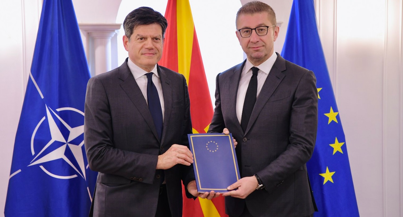 МИЦКОСКИ: МАКЕДОНИЈА ОСТАНУВА ПОСВЕТЕНА НА ЕВРОПСКИОТ ПАТ, Но без двојни стандарди и политички притисоци