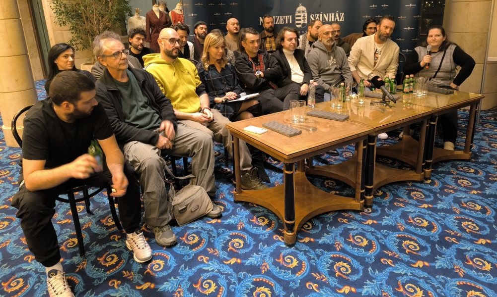 ДОЛГ И ГРОМОГЛАСЕН АПЛАУЗ ЗА „НИЧИЈА ЗЕМЈА“ ВО БУДИМПЕШТА  По изведната имаше интерактивна дискусија со публиката