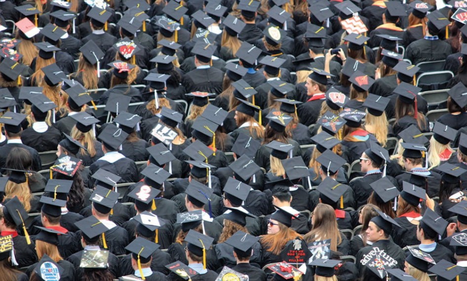 ПОРАНО БЕШЕ ПРЕСТИЖ, ДЕНЕС Е РИЗИК Младите сè помалку избираат факултет ПОРАНО БЕШЕ ПРЕСТИЖ, ДЕНЕС Е РИЗИК Младите сè помалку избираат факултет
