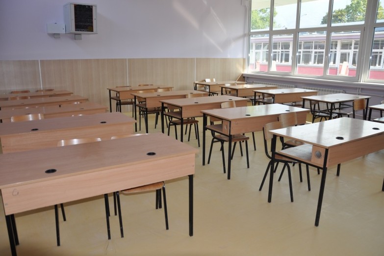 УЧЕНИЦИТЕ НА ЗИМСКИ ОДМОР Настава продолжува на 20 јануари