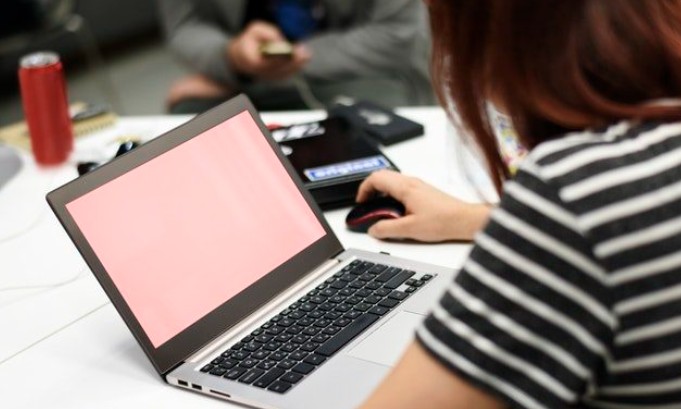 27.000 СТУДЕНТИ ВЕЌЕ ГИ ЗЕМАА ВАУЧЕРИТЕ Дали некој се обидува да ги препродава