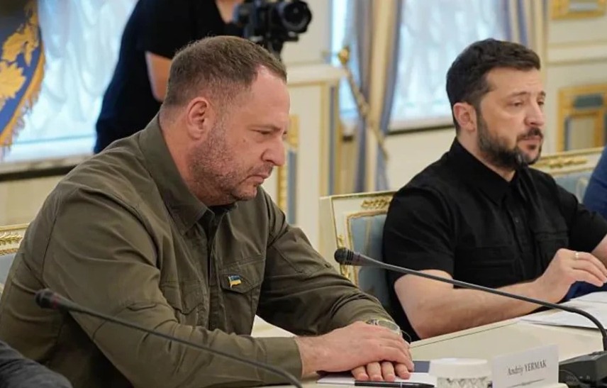 КОРУПЦИЈА, ПРИТИСОК, МИР – Зад оставката на Јермак се крие голема игра