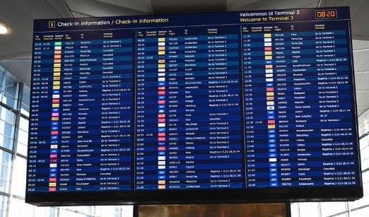 МАГЛАТА НАПРАВИ ХАОС НА СКОПСКИОТ АЕРОДРОМ ПАтниците заглавени, летовите откажани МАГЛАТА НАПРАВИ ХАОС НА СКОПСКИОТ АЕРОДРОМ ПАтниците заглавени, летовите откажани