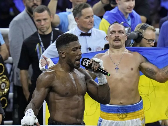 УСИК СЕ МОЛИ ЗА ЏЕЈК ПОЛ ПРЕД БОРБАТА СО ЏОШУА – Може да го убие