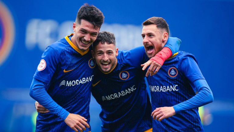 ПИКЕ СЕ ВРАЌА НА ТЕРЕНОТ Фудбалската сензација на годината! ПИКЕ СЕ ВРАЌА НА ТЕРЕНОТ Фудбалската сензација на годината!