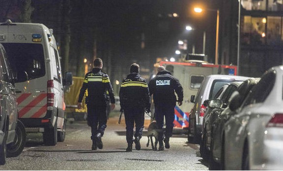 КРАЖБИ И БАНДИ ЈА ТРЕСАТ ХОЛАНДИЈА – Отворените граници нсоат мобилни банди и трговија со дрога