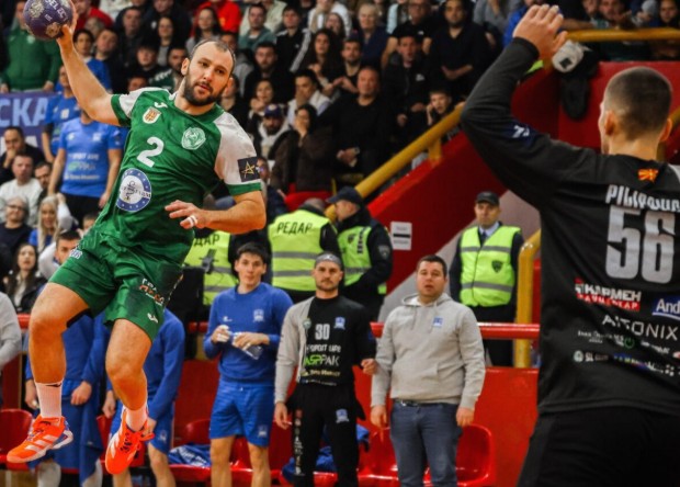 МАНАСКОВ ПРИВЕДЕН ПА ПУШТЕН – Нападнал помошник-тренер по натпревар во Охрид МАНАСКОВ ПРИВЕДЕН ПА ПУШТЕН – Нападнал помошник-тренер по натпревар во Охрид