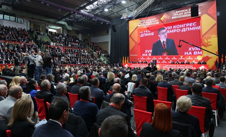 МИЦКОСКИ ПРЕДУПРЕДУВА Бугарите во Уставот не е проблем, новите условувања потоа се катастрофа за Македонците