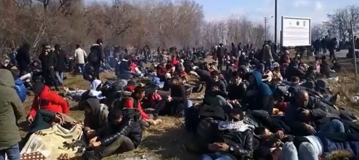 ВИЕ ЌЕ ПРИМАТЕ МИГРАНТИ, НИЕ ЌЕ ВЕ ШТИТИМЕ ОД РУСИЈА – Ваков ли е новиот модел на британска помош ВИЕ ЌЕ ПРИМАТЕ МИГРАНТИ, НИЕ ЌЕ ВЕ ШТИТИМЕ ОД РУСИЈА – Ваков ли е новиот модел на британска помош