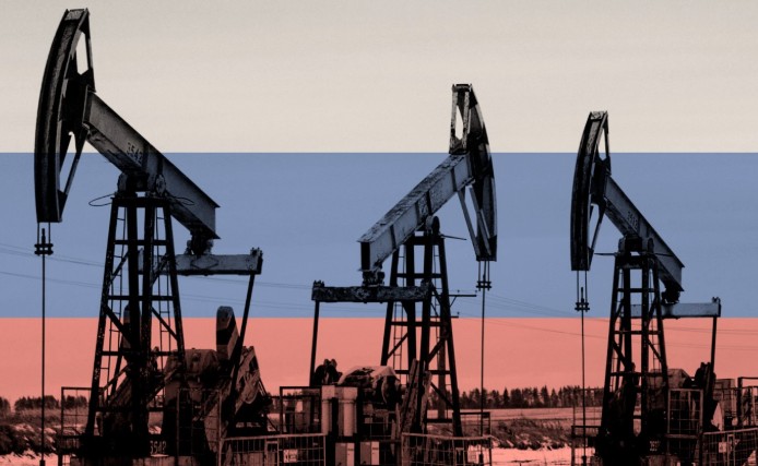 НАФТАТА БЕЛЕЖИ НАЈГОЛЕМ ГОДИШЕН ПАД ОД 2020 ГОДИНА Прекумерна понуда го притиска „црното злато“ НАФТАТА БЕЛЕЖИ НАЈГОЛЕМ ГОДИШЕН ПАД ОД 2020 ГОДИНА Прекумерна понуда го притиска „црното злато“