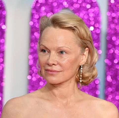 ПАМЕЛА АНДЕРСОН РАЗМИСЛУВА ДА ГО ВРАТИ ФИНСКОТО ПРЕЗИМЕ Сакам да бидам Памела Хјитијаинен ПАМЕЛА АНДЕРСОН РАЗМИСЛУВА ДА ГО ВРАТИ ФИНСКОТО ПРЕЗИМЕ Сакам да бидам Памела Хјитијаинен