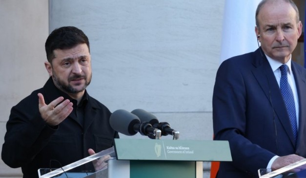 ПРЕМИЕРОТ НА ИРСКА – Ќе се испитува инцидентот со дроновите околу авионот на Зеленски ПРЕМИЕРОТ НА ИРСКА – Ќе се испитува инцидентот со дроновите околу авионот на Зеленски