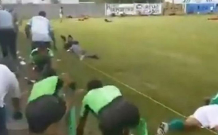 НА ФУДБАЛСКИ ТЕРЕН ВО МЕКСИКО – Вооружени напаѓачи убија 11 лица