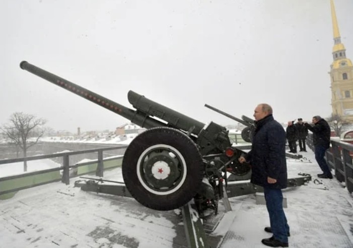 ПУТИН ГО ЧЕСТИТАШЕ БОЖИЌ Порака за добрина, љубов и духовни традиции