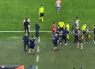 ТЕНЗИИ ВО МАДРИДСКОТО ДЕРБИ – Симеоне провоцираше, Винициус остана смирен ТЕНЗИИ ВО МАДРИДСКОТО ДЕРБИ – Симеоне провоцираше, Винициус остана смирен