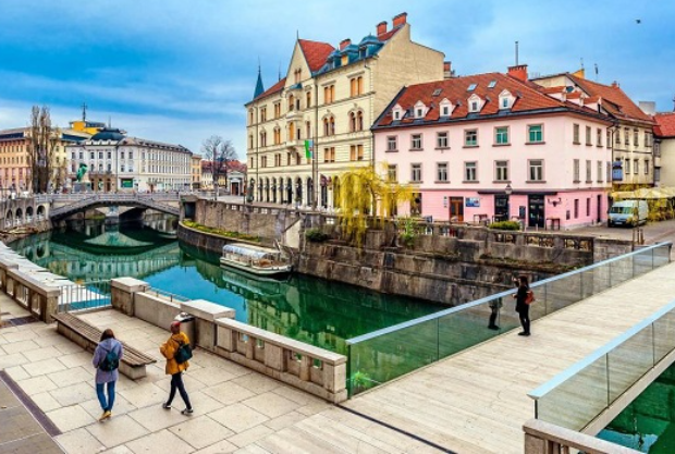 НОВ ЗАКОН ВО СЛОВЕНИЈА – Поголеми бенефиции и повеќе права за пензионери и невработени