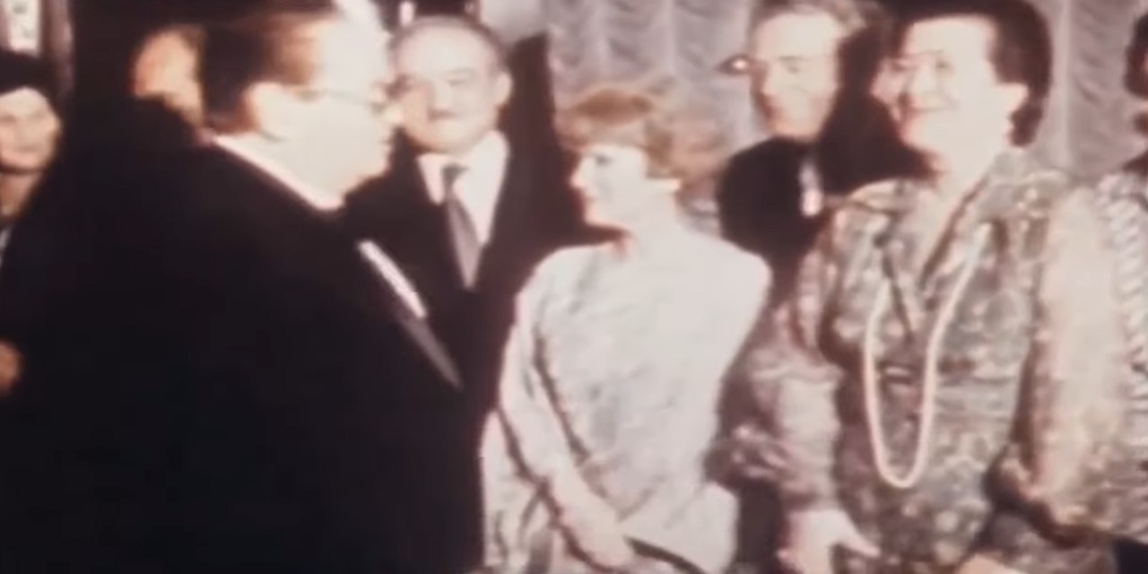 (ВИДЕО) ТИТО И НОВОГОДИШНИТЕ ПРОСЛАВИ – Симбол на радост и заедништво во Југославија