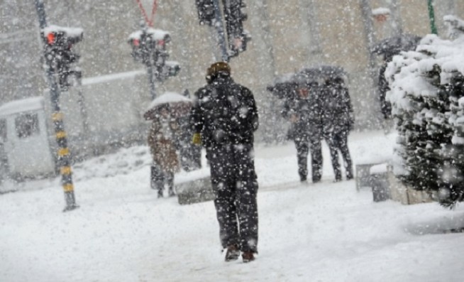 ПОЛАРЕН СТУД ЈА ЗАМРЗНА ЗЕМЈАВА Студот не попушта ни преку ден