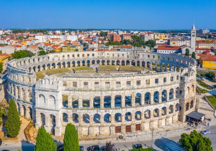 13 КОНЦЕРТИ ОВА ЛЕТО ВО ПУЛСКАТА АРЕНА – Музејот предупредува на бучавата