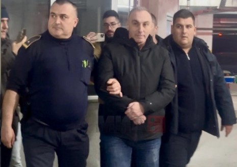 КОЈ Е ВО ПРАВО – Различни мислења за куќниот притвор на Груби меѓу членка на Судскиот совет и министерот за правда КОЈ Е ВО ПРАВО – Различни мислења за куќниот притвор на Груби меѓу членка на Судскиот совет и министерот за правда