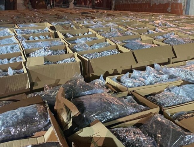 СДСМ БАРА ОДГОВОР ЗА ПЕТ ТОНИ ДРОГА – ВМРО-ДПМНЕ возвраќа прашајте го Зоран Заев кој има фабрика за марихуана СДСМ БАРА ОДГОВОР ЗА ПЕТ ТОНИ ДРОГА – ВМРО-ДПМНЕ возвраќа прашајте го Зоран Заев кој има фабрика за марихуана