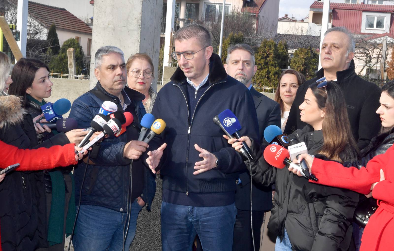 ПРЕМИЕРОТ НЕГИРА МИНИСТЕРСКИ СМЕНИ ПО ИЗЈАВАТА НА КАСАМИ- Ако некој заборавил кој ја составува Владата, да го потсетам