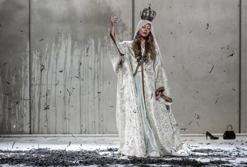 81 ГОДИНА МНТ – Театарот ја пречекува словенечката претстава „Immaculata“