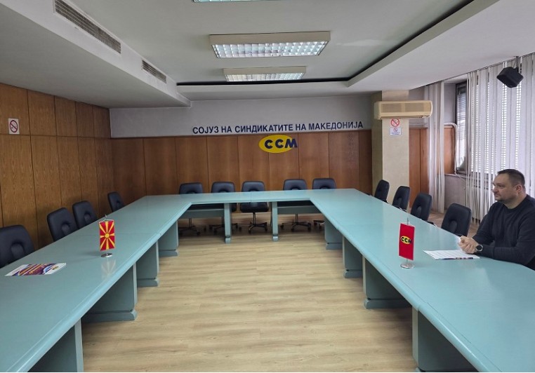 ДОМАЌИНОТ ТРЕНДАФИЛОВ ЧЕКАШЕ – Гостите од владата не дојдоа