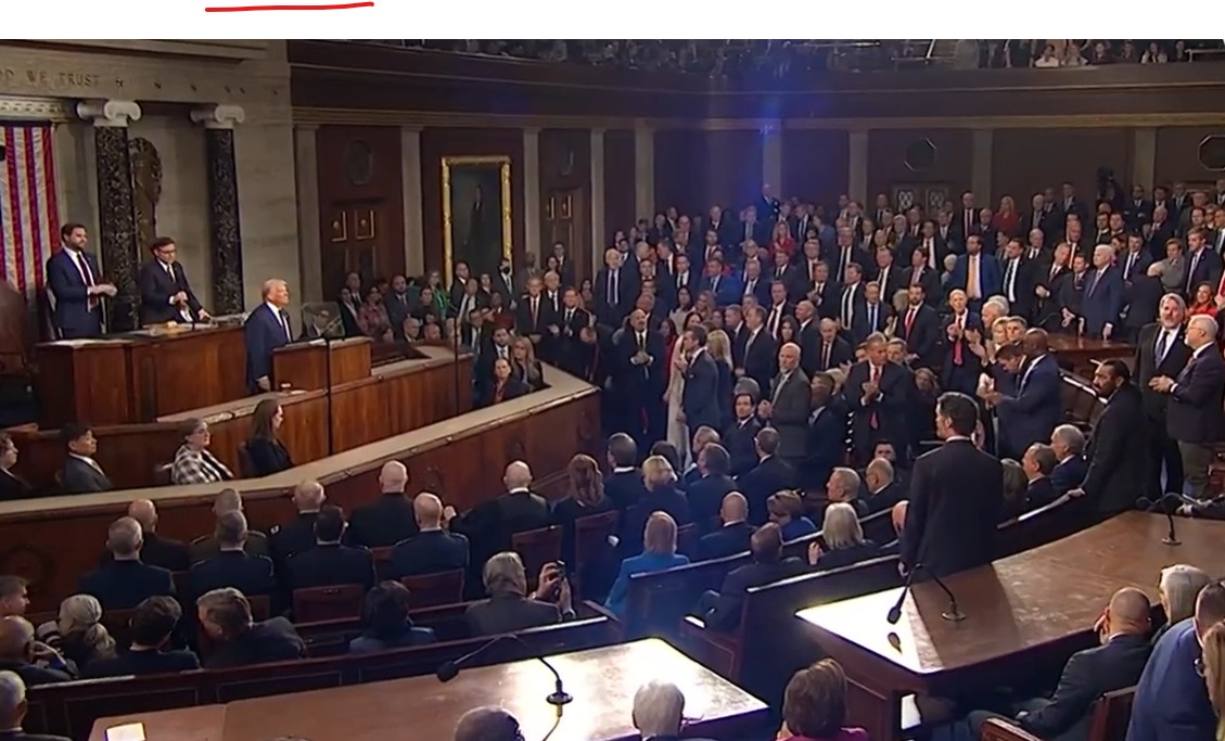 ТРАМП ПОСТАВИ РЕКОРД ВО ЗБОРУВАЊЕ ПРЕД КОНГРЕСОТ – Неговото владеење го нарече „златно доба“ за Америка ТРАМП ПОСТАВИ РЕКОРД ВО ЗБОРУВАЊЕ ПРЕД КОНГРЕСОТ – Неговото владеење го нарече „златно доба“ за Америка