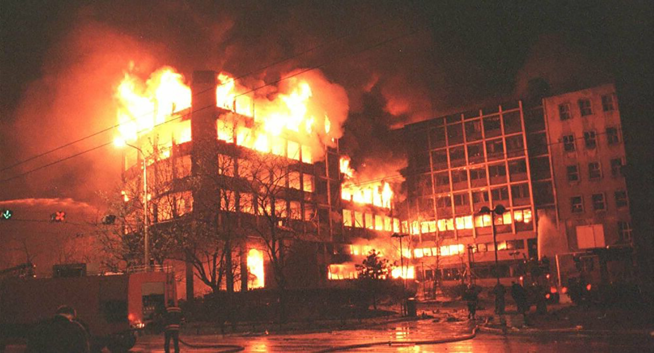 БОМБА ОД ВНАТРЕ – Генерал од НАТО призна, бомбардирањето било нелегално