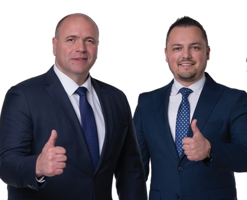 ПУКНАТИНА ВО ЗНАМ – Нивен пратеник бара Бугарите да влезат во Уставот