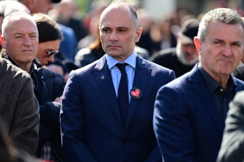 ЕМОТИВНА ПОСЕТА НА КОЧАНИ – Филипче изрази сочувство ЕМОТИВНА ПОСЕТА НА КОЧАНИ – Филипче изрази сочувство