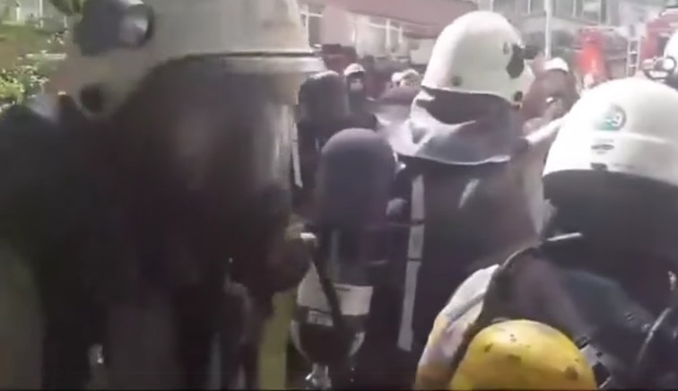 ЕКСПЛОЗИЈА ВО ИСТАНБУЛ – Две згради се урнаа, пет лица заробени под урнатините ЕКСПЛОЗИЈА ВО ИСТАНБУЛ – Две згради се урнаа, пет лица заробени под урнатините