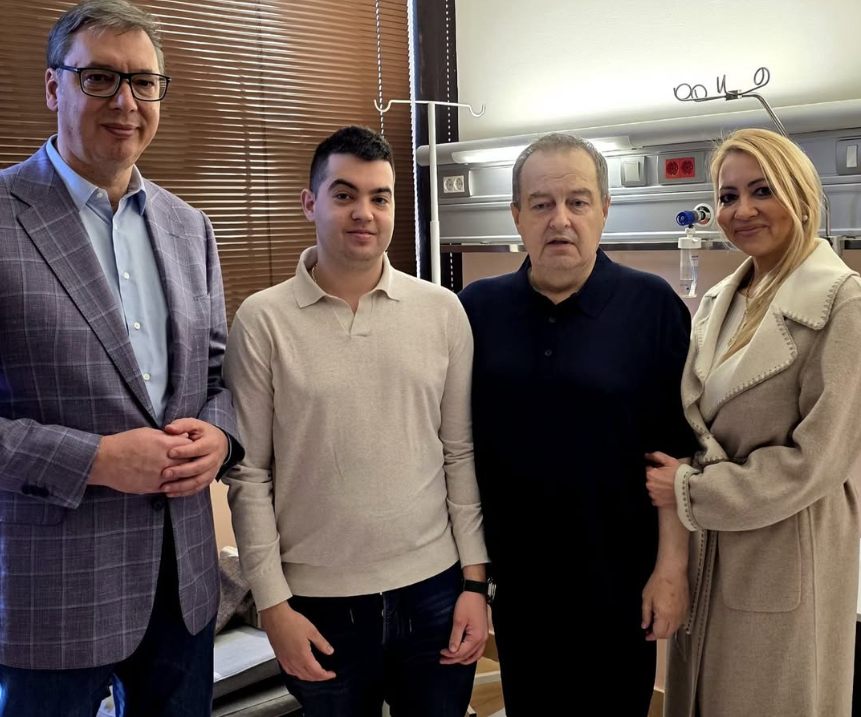 ВУЧИЌ ОБЈАВИ ФОТОГРАФИЈА СО ДАЧИЌ – Ивица ја напушти болницата, од следната недела назад на работа