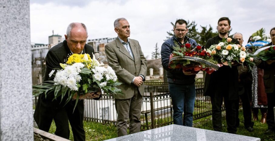 БИТОЛА СЕ СЕЌАВА – Одбележан денот на упокојувањето на Милтон Манаки