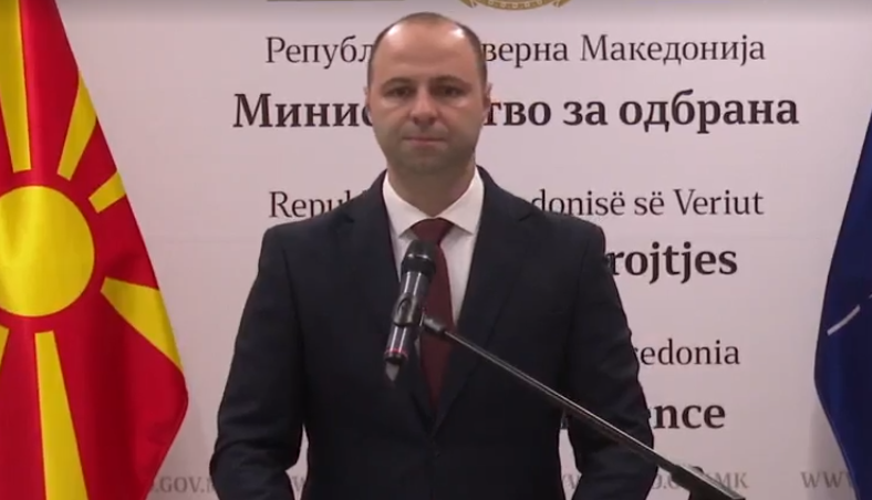 ОБУЧЕНИОТ КАДАР НЕМА ДА СЕ ГУБИ – Решенија за војниците над 45 години ОБУЧЕНИОТ КАДАР НЕМА ДА СЕ ГУБИ – Решенија за војниците над 45 години