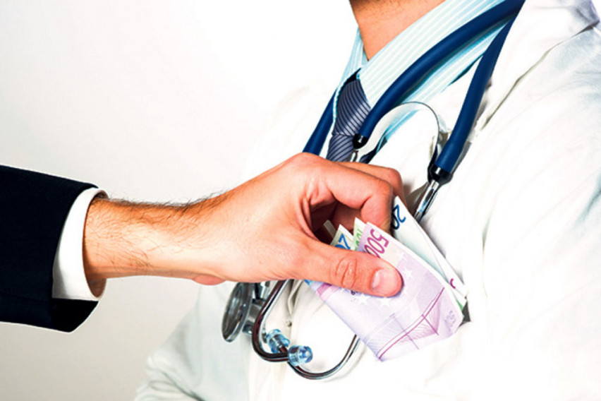 СВЕДОШТВА ЗА КОРУПЦИЈА ВО ЗДРАВСТВОТО – Даде пари и термин веднаш, жени кај гинеколог со плаќање за „бесплатни“ услуги СВЕДОШТВА ЗА КОРУПЦИЈА ВО ЗДРАВСТВОТО – Даде пари и термин веднаш, жени кај гинеколог со плаќање за „бесплатни“ услуги