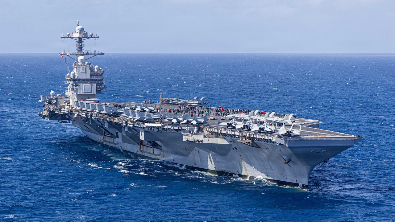 АМЕРИКАНСКИ НОСАЧ НА АВИОНИ ВО СПЛИТ – Најголемиот воен брод во историјата пристигна во Хрватска